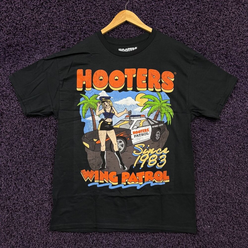 Hooters Wing Patrol Since 1983 T-Shirt Size Large